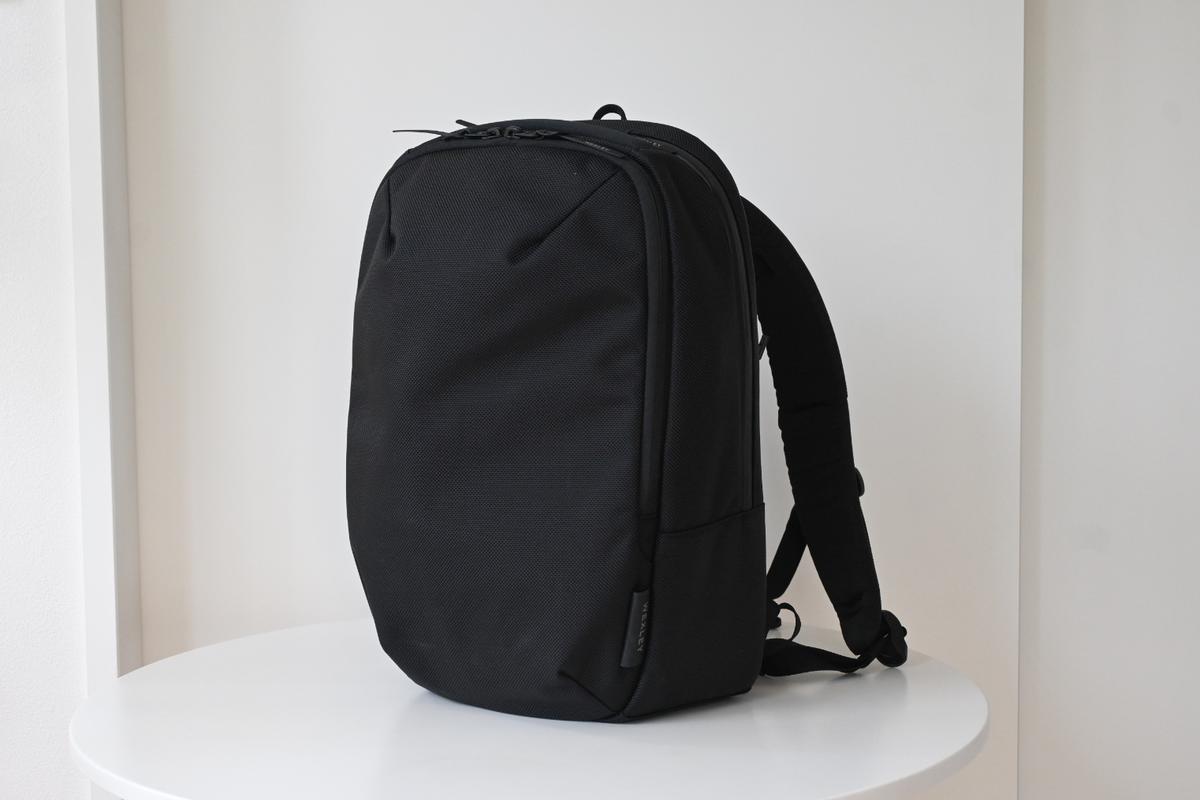 わずか10Lで14インチPCも入る！小さくても機能に妥協しない「WEXLEY 