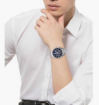 1970年代テイストのソーラー腕時計。 ORIENTの「NEO70's」が Amazon