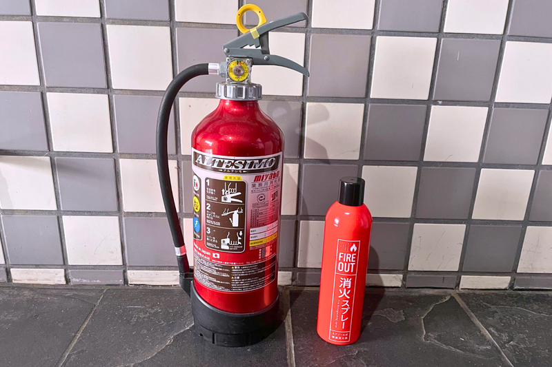 ワンプッシュで使える！スプレー式の簡易消火具「FIRE OUT」を防災