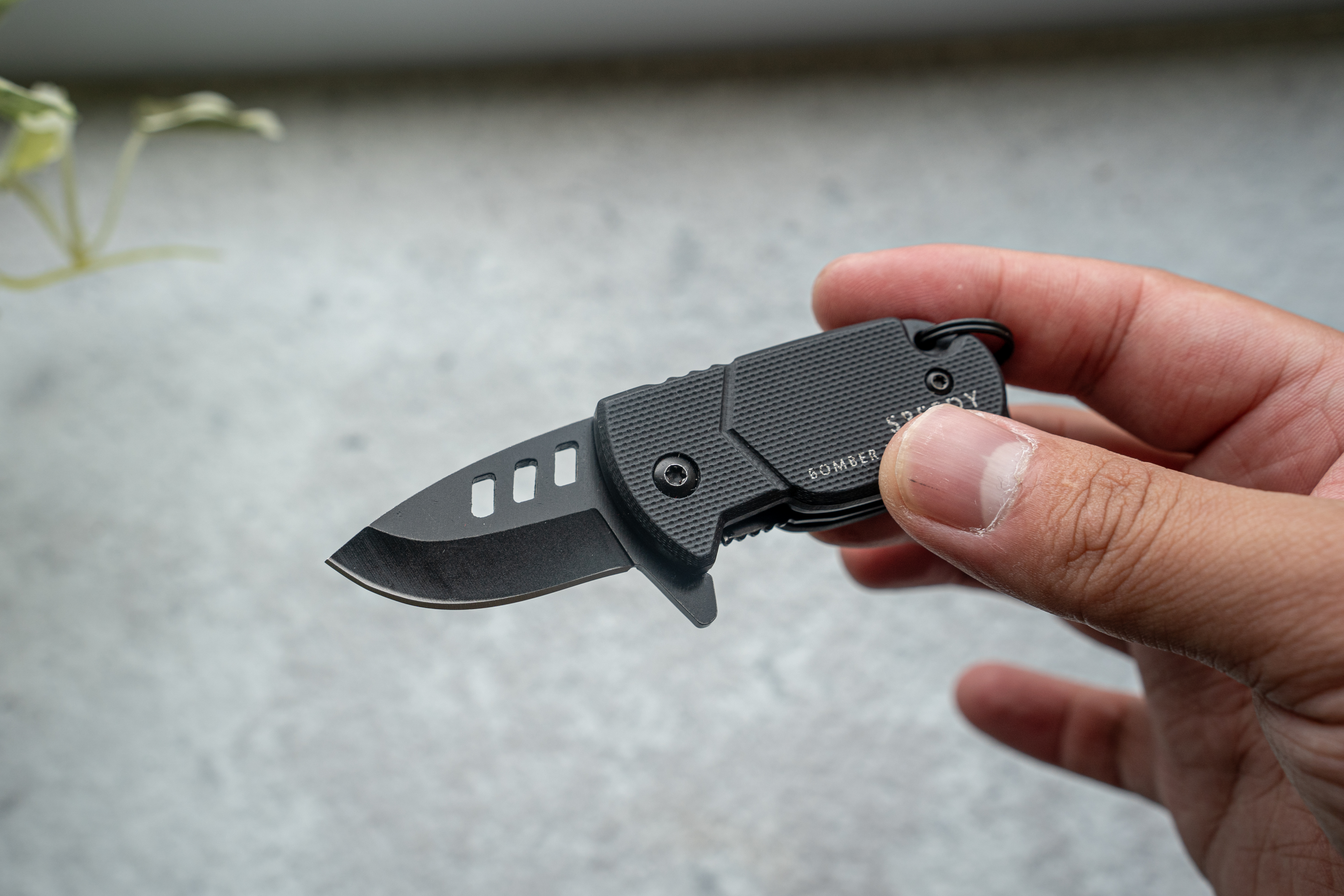 タ*ず様 すごく小さなナイフ シュバッと開くギミックが楽しい。「SPEEDY」はアウトドアや日常に便利