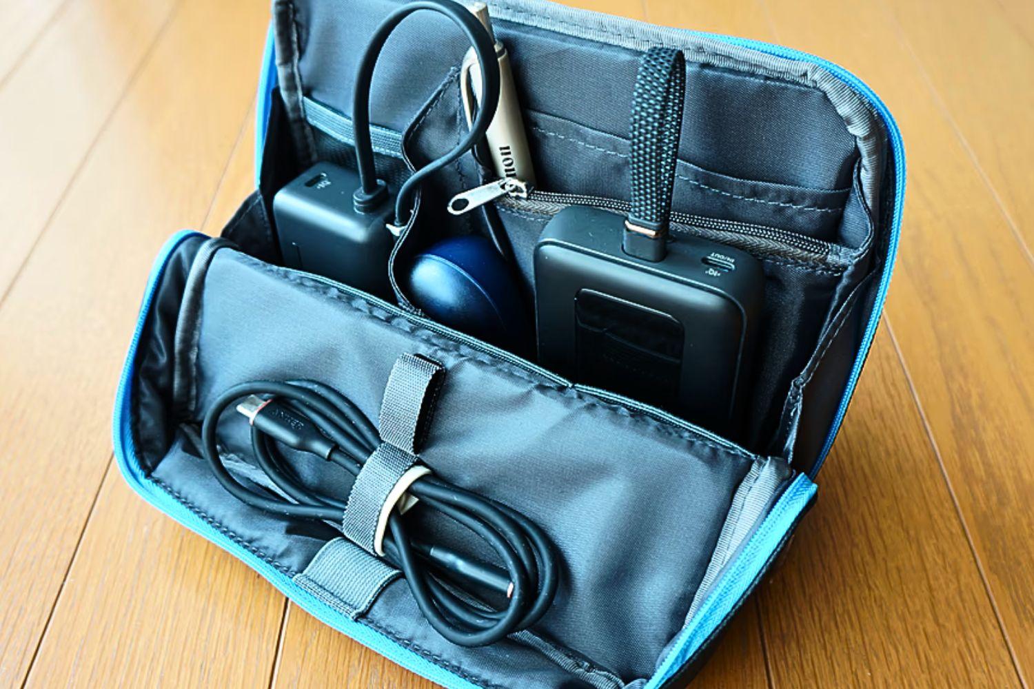 Anker Smart Pouch コクヨ ポーチ ブラック　KOKUYO コクヨと共同開発、ガジェットから文具までスマートに収納可能な
