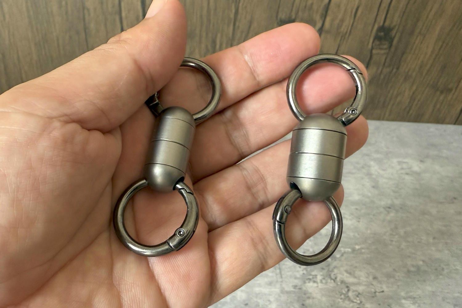 玄関ドアが鍵の定位置に。このマグネットコネクター、もっと早く