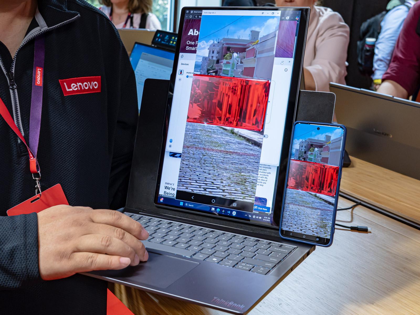 レノボ新機種「白いThinkPad」「画面回転式ノートPC」の詳細。事業好調