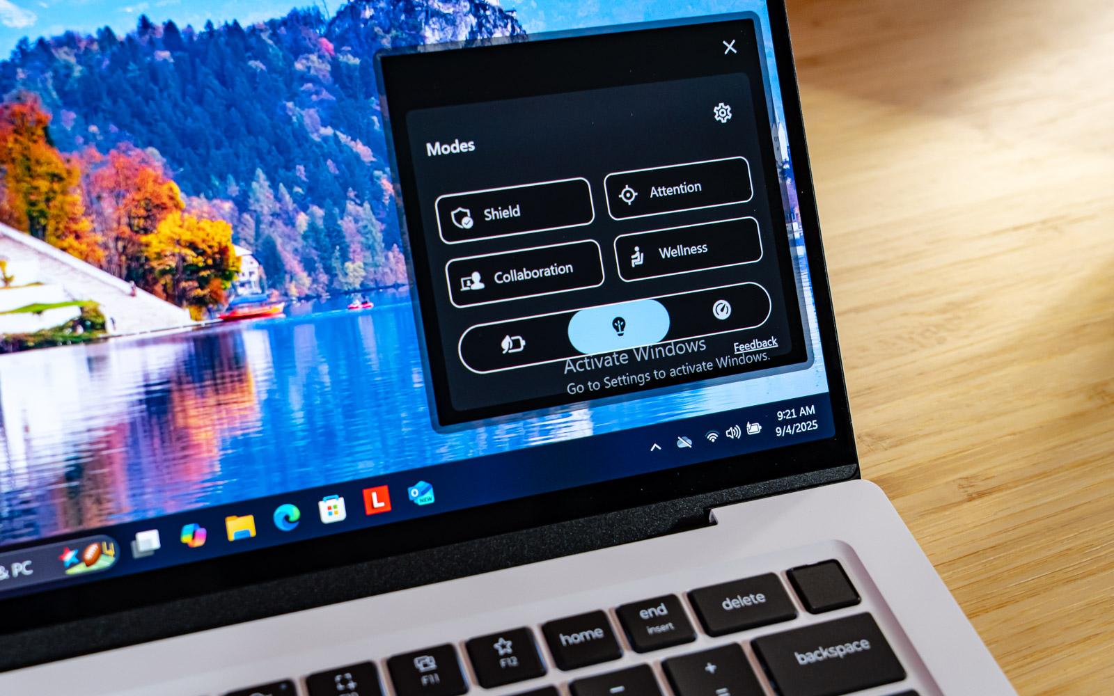 レノボ新機種「白いThinkPad」「画面回転式ノートPC」の詳細。事業好調