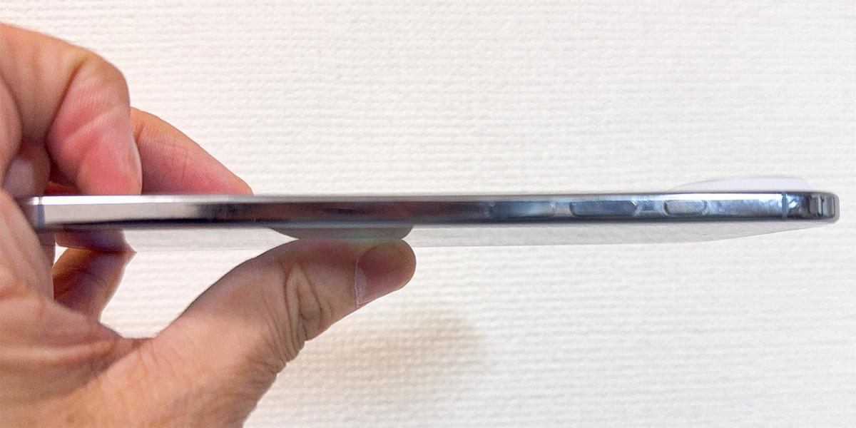 曲げた後のiPhone Air