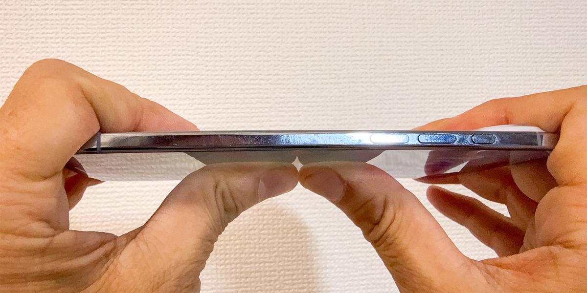 iPhone Airを全力で曲げてみたところ