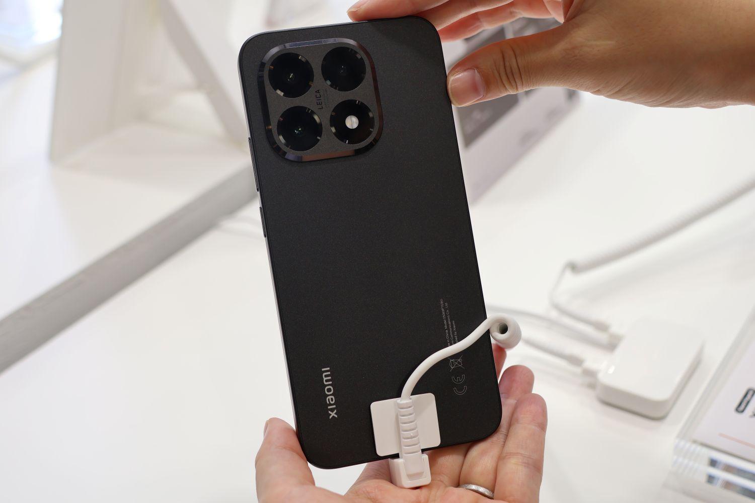 シャオミの新フラグシップスマホ──光学5倍望遠レンズ搭載で10万円台