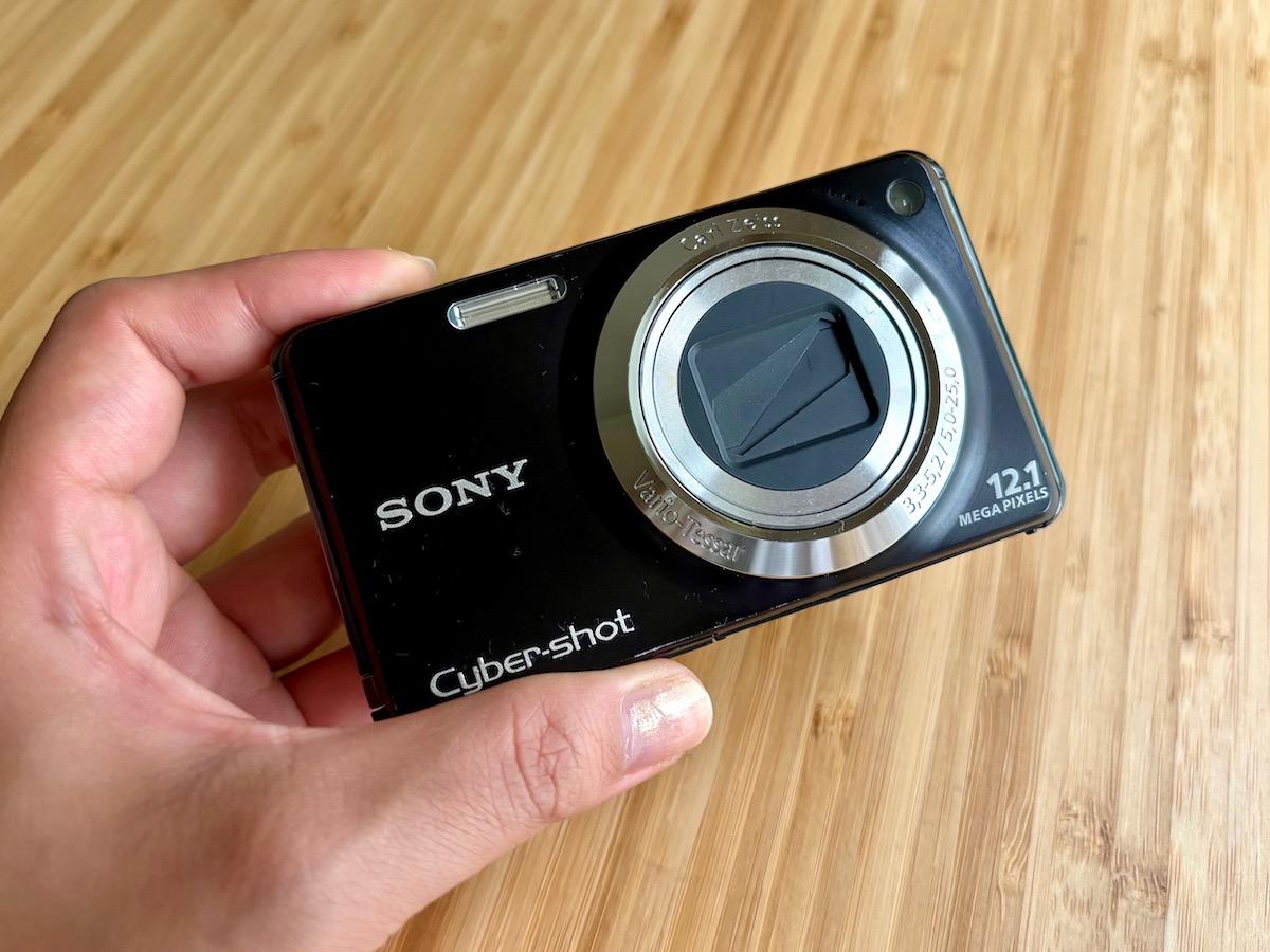 デジタルカメラ、いろいろまとめ 16台 15年以上前のデジカメを使うようになって、QOLが上がった話