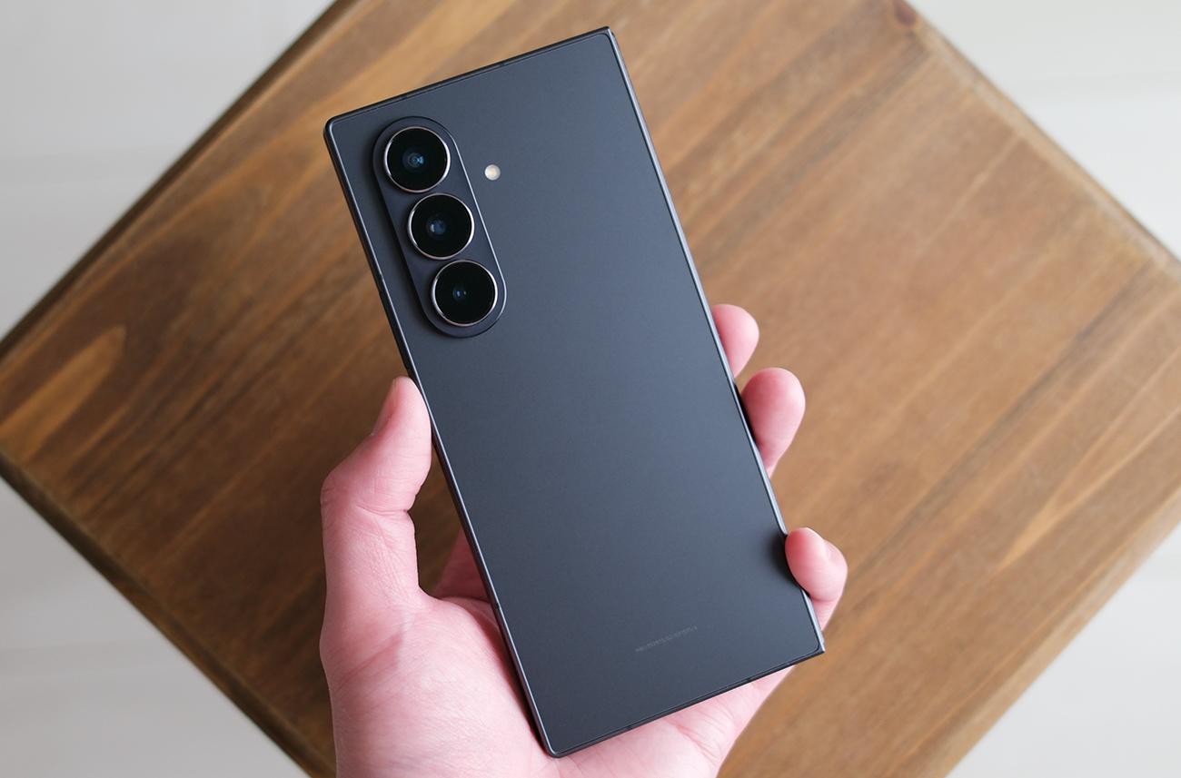 YouTuberの筆者が折りたたみスマホ「Galaxy Z Fold7」で手放せないAI