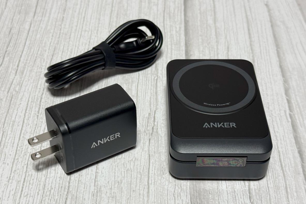 Apple製品ヘビーユーザーの旅行の必需品。Ankerのコレ「3台同時に