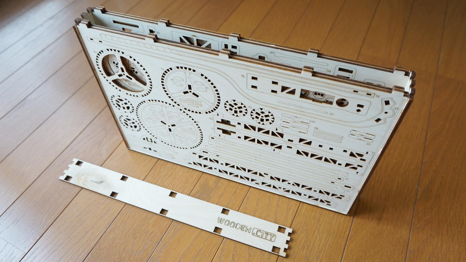 作って飾って動かせる！大人が本気でハマる木製ウォールクロック