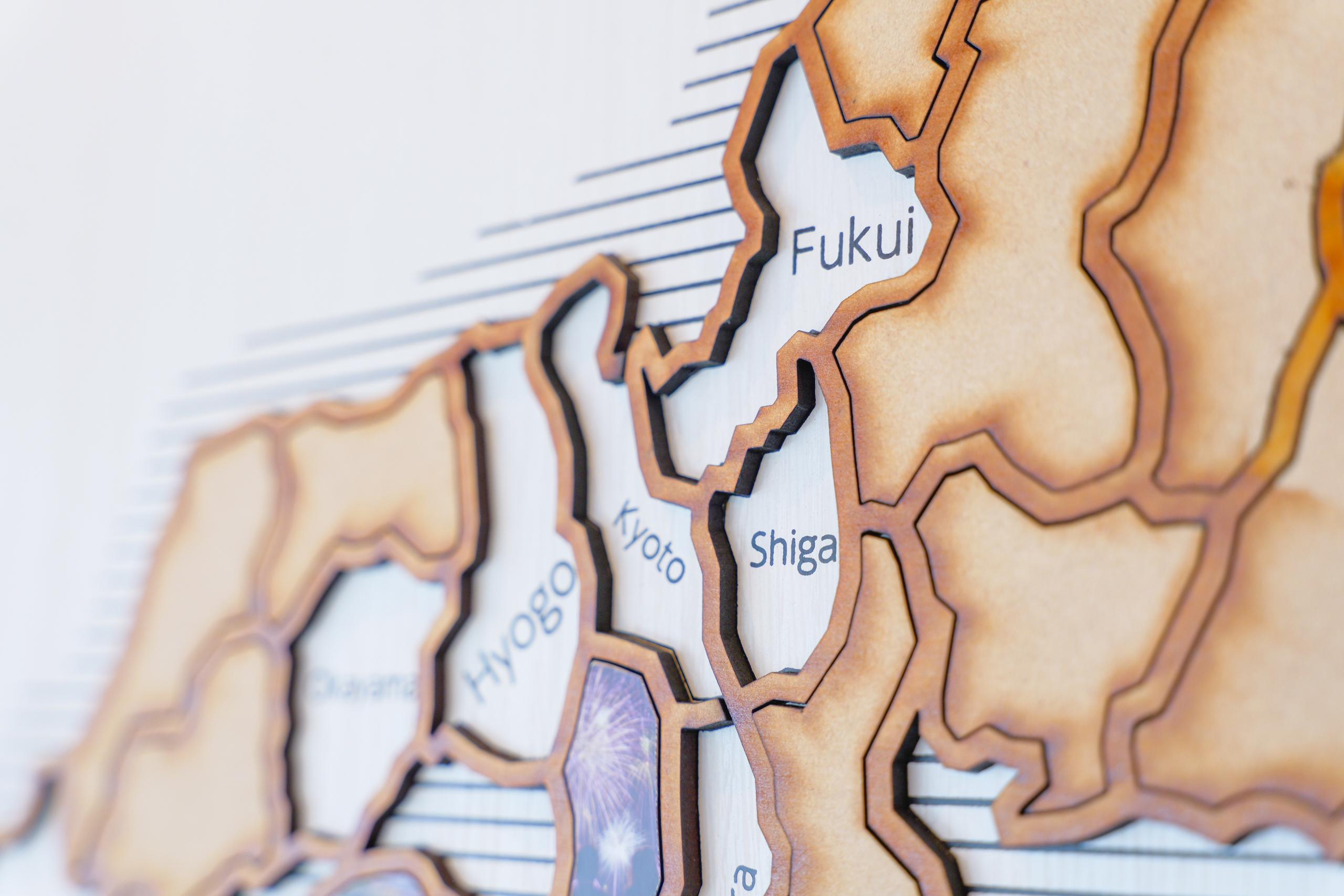 トラベラーマップパズル写真 日本 地図 カップル 写真 トラベラー