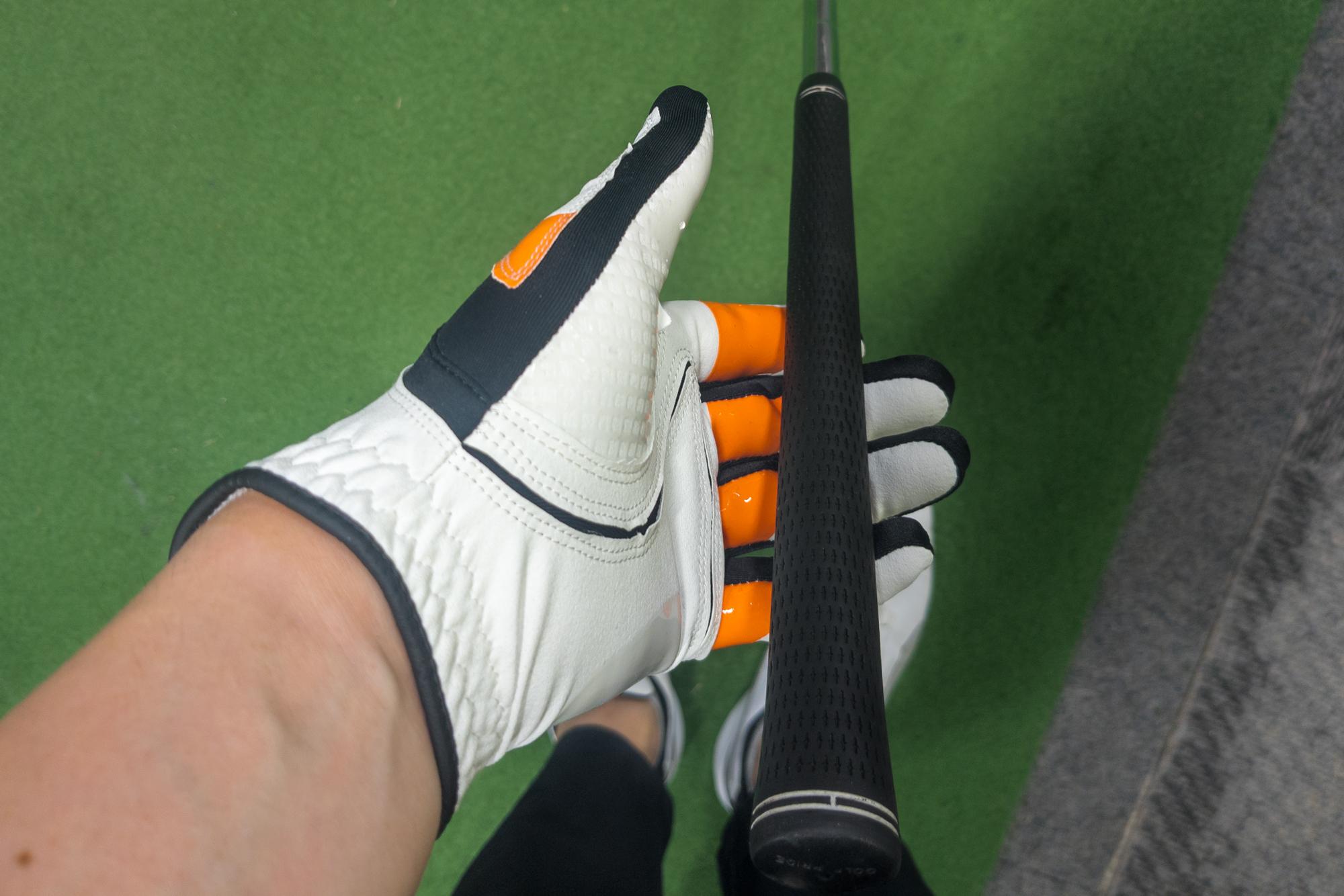 【月末セール☆100切りしたいならコレ！】ステルスグローレ　×　練習用　矯正グリップ 上達の道はグリップから。ゴルフ100切りを目指して簡単矯正グローブで