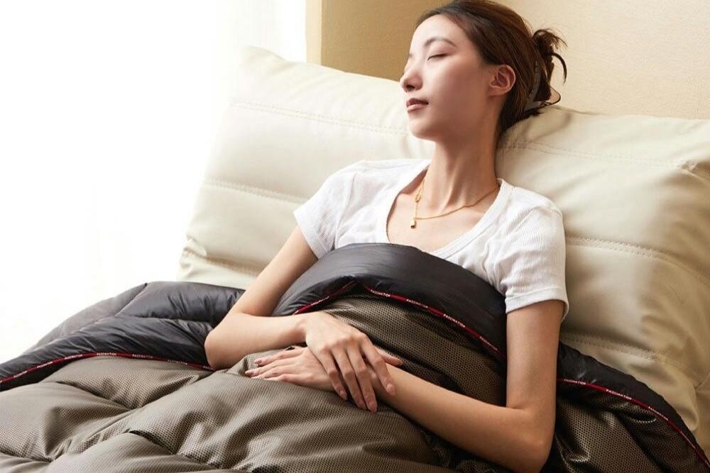 あったかメタルウォーム゙掛布団、体温の放出を防ぎぽかぽか暖かいコンパクト掛布団… original.jpg
