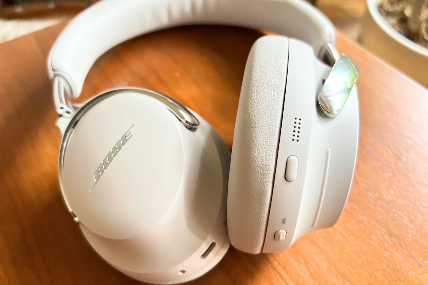 高音質はもはやデフォ。Bose新作ヘッドホン、没入感を極めた