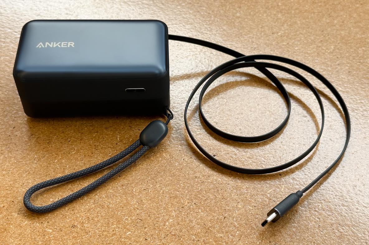 Ankerから「巻取り式ケーブル内蔵モバイルバッテリー」がついに出た