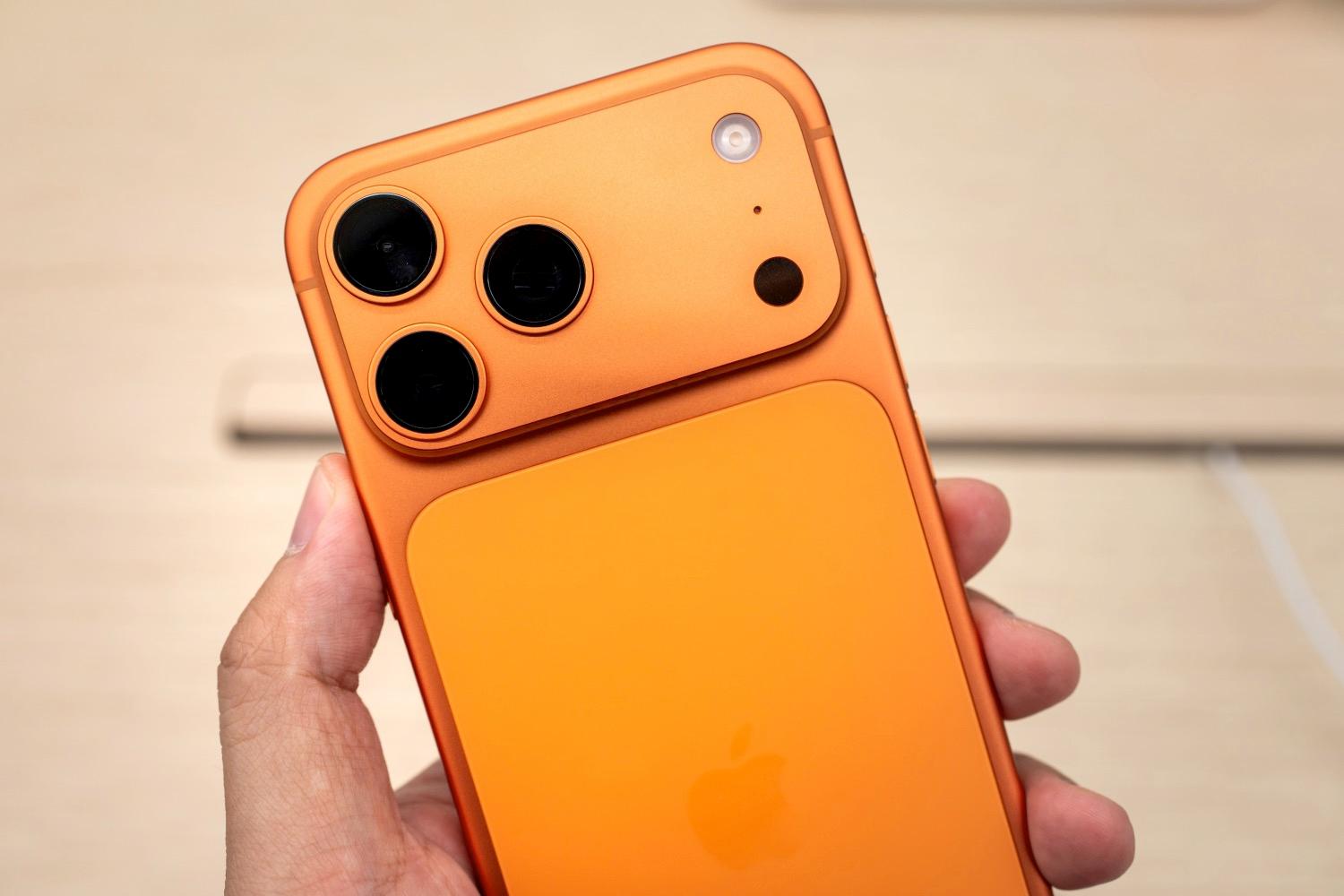 iPhone 17 Proの新色、早くも「変色した」との報告が（ただし一部の