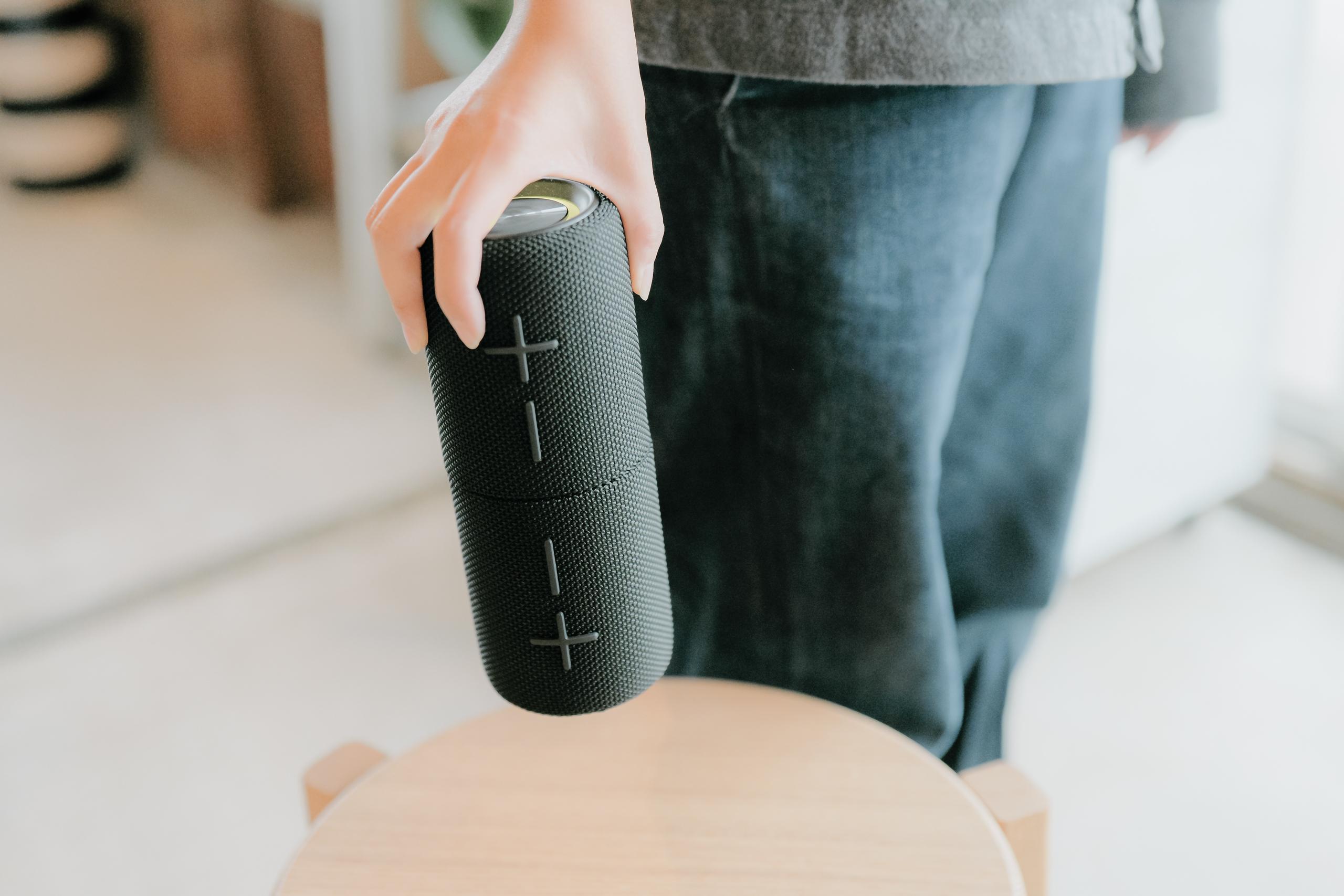 防水×磁石設置のスピーカー、最高かも。音が降り注ぐお風呂時間が楽し