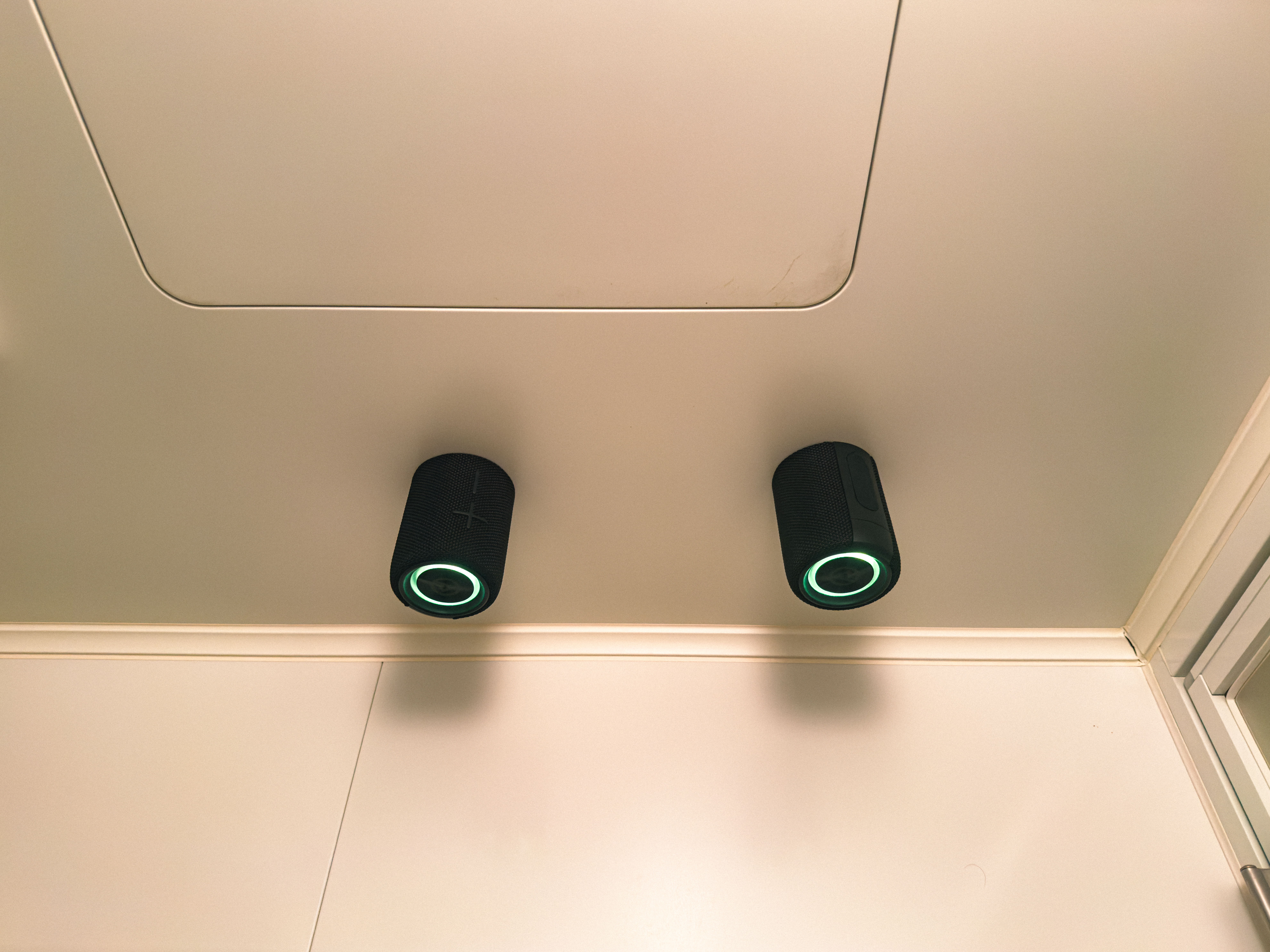 防水×磁石設置のスピーカー、最高かも。音が降り注ぐお風呂時間が楽し