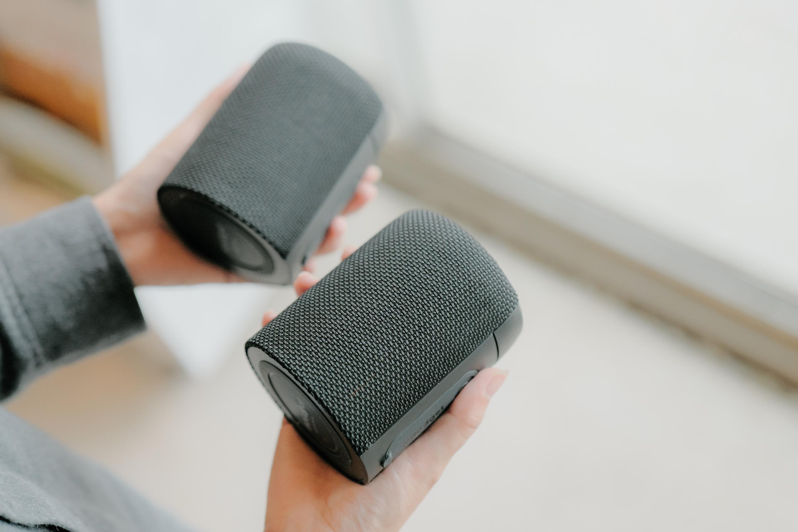 テレビ不要でYouTubeも見れる！ ポータブルプロジェクター「HOTACK T03