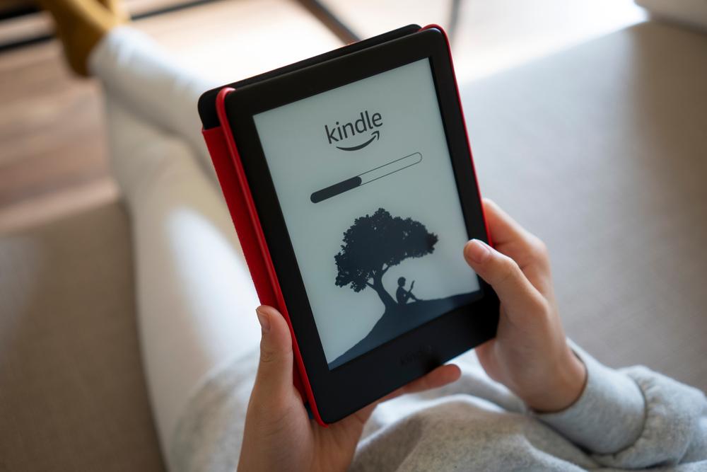 Amazonが古いKindleのサポートを終了へ。対象モデルをチェックして
