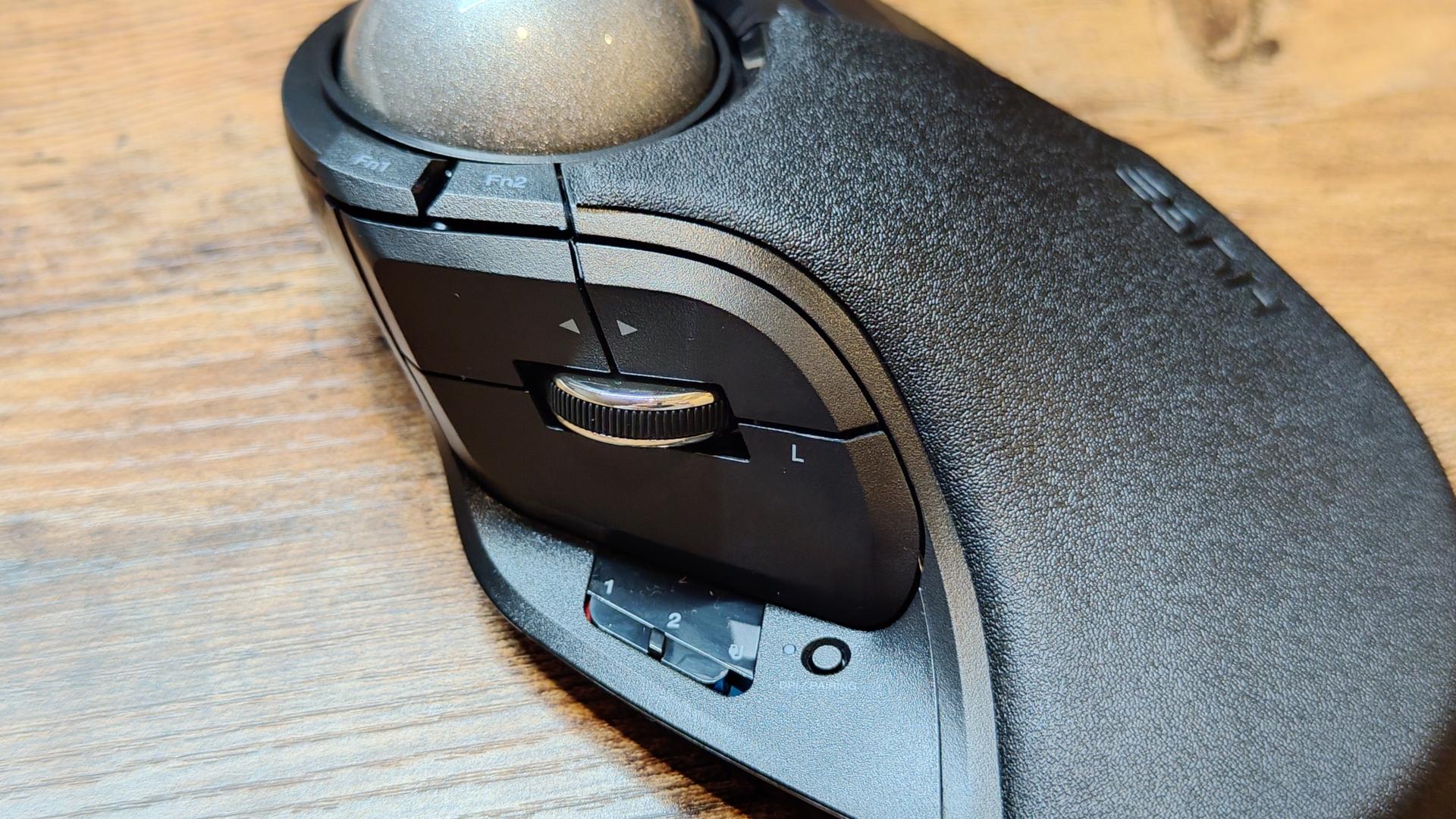 エレコムの新トラックボール「HUGE PLUS」「bitra」登場。8年ぶり刷新