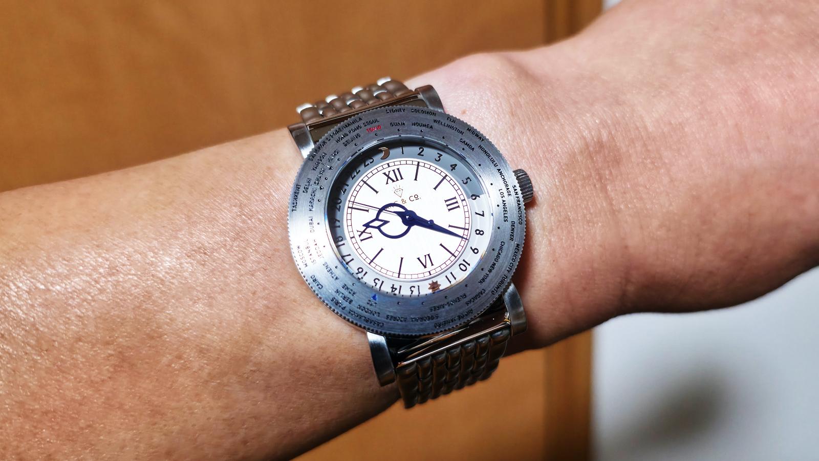 UNITE WORLD ワールドタイム時計 手首に、旅の記憶をまとう。46都市を刻むワールドタイムウォッチ