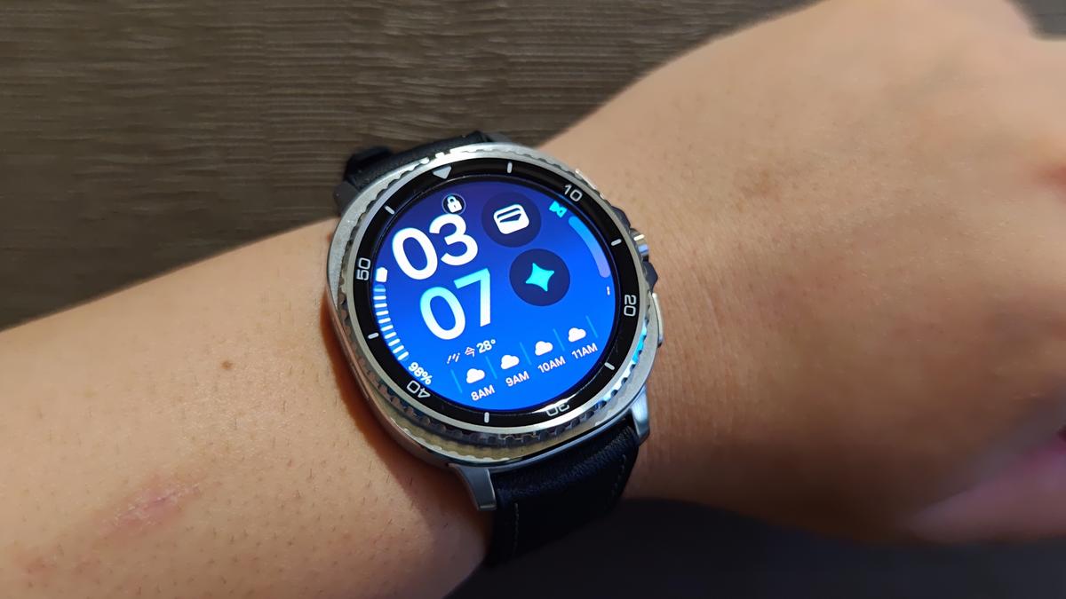 スマートウォッチ「Galaxy Watch8 Classic」を試す。回転ベゼルの 