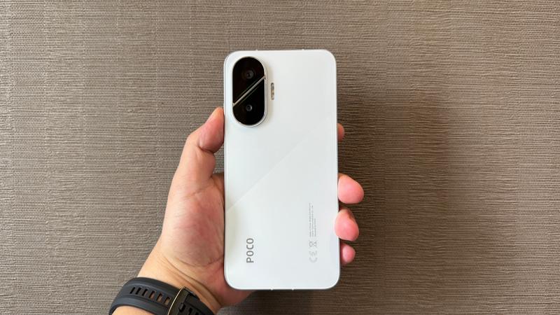 シャオミの5.5万円スマホ「POCO F7」を試す。大画面と大容量バッテリー 