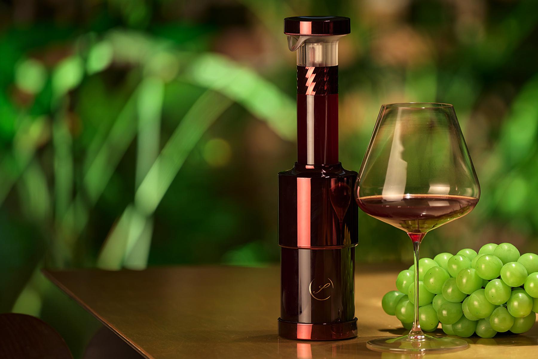 毎日グラス1杯の贅沢、もう諦めなくていい。美しい真空ディスペンサー