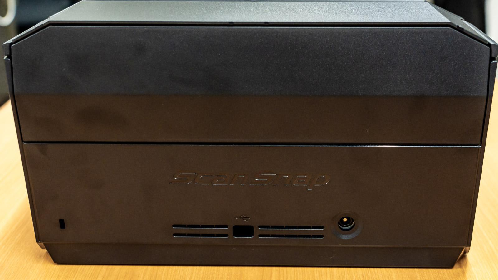 PFU新機種「ScanSnap iX2400」はUSB専用で4万円台。上位機の機能を