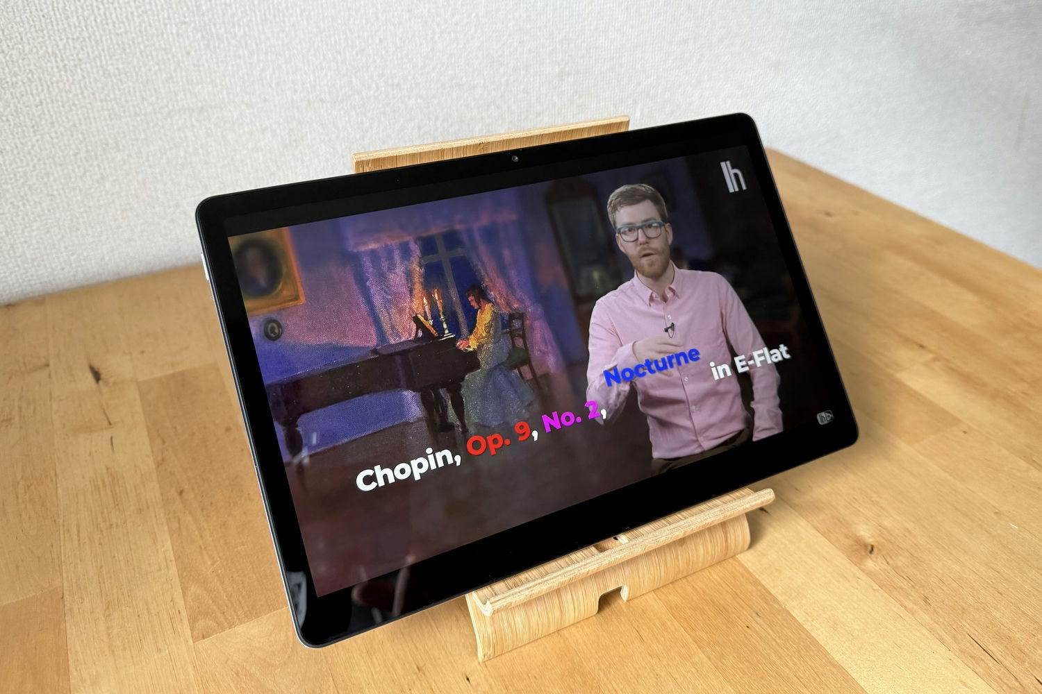 家族の真ん中に大画面タブレット『OPPO Pad SE』。エンタメから学び