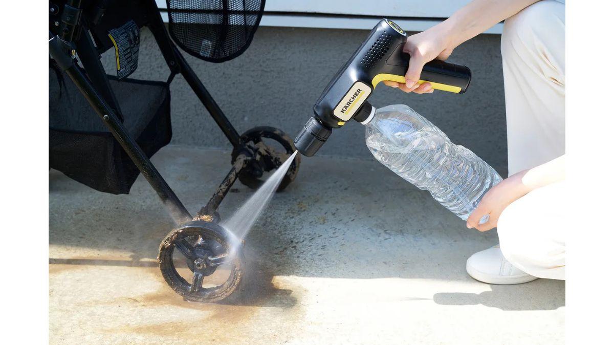 ケルヒャーの手のひらサイズ高圧洗浄機、1.6万でお釣りがきます