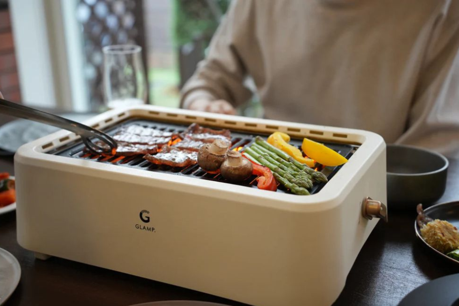 GLAMP 超少煙グリル　まるで七輪セット まるで七輪みたいな超小煙グリル、おうち焼肉のハードルが下がるぞ