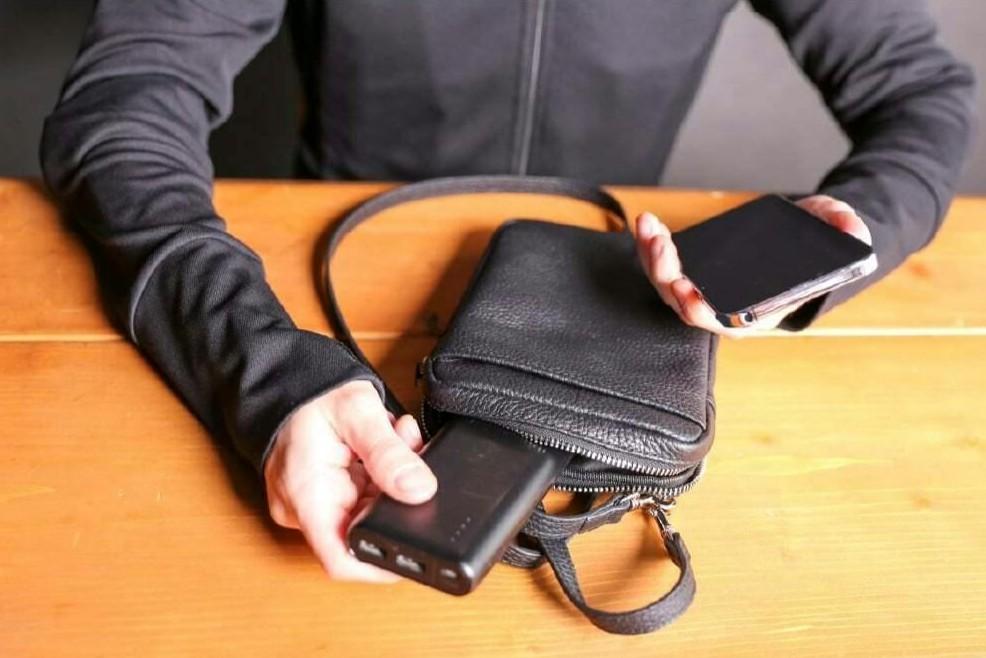 ミニマリスト ポケット以上バッグ未満。ミニマリストが「装備」すべき3WAYレザー