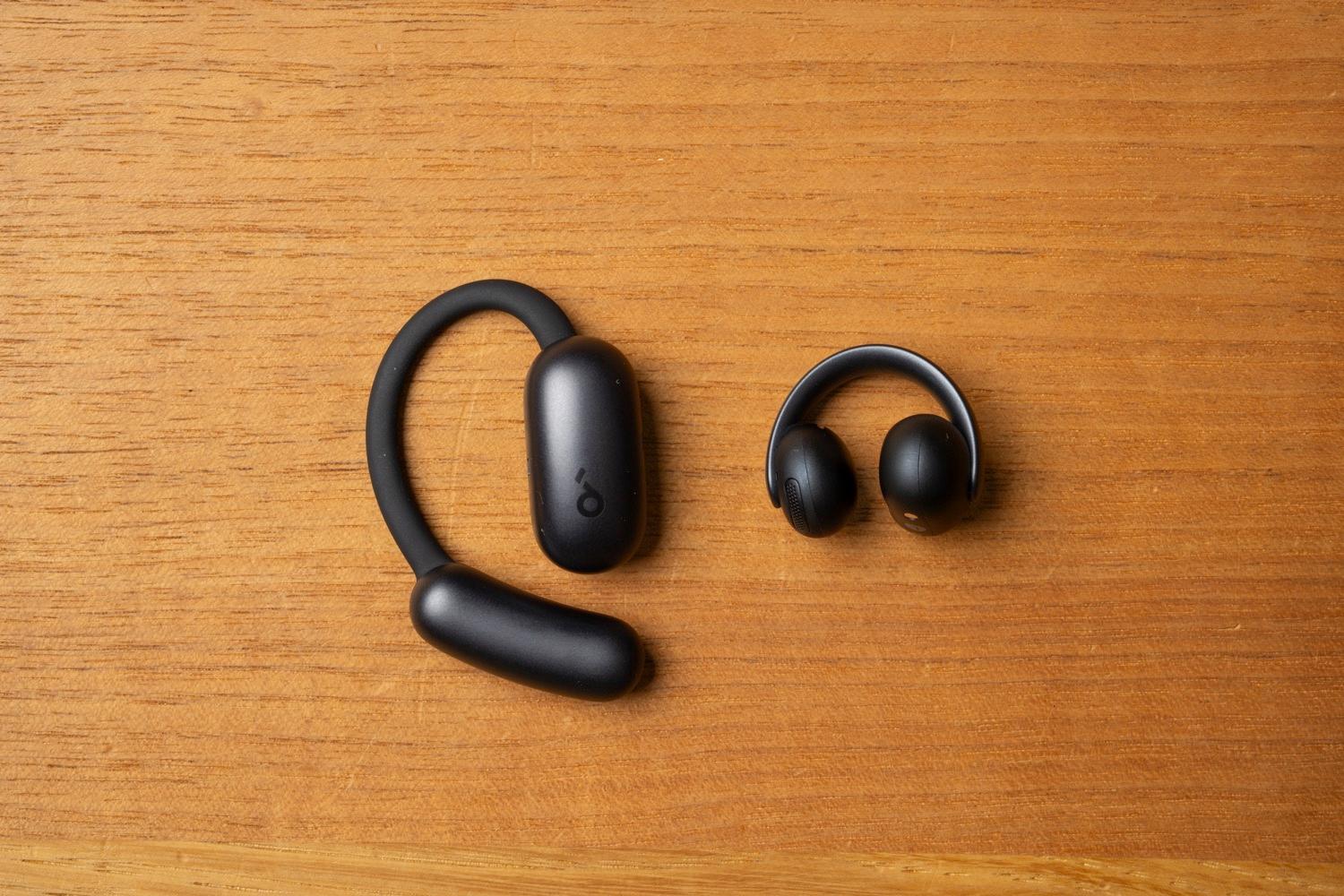 ながら聴きイヤホン王者決定戦」勝手に開催。イヤーフックとイヤーカフ