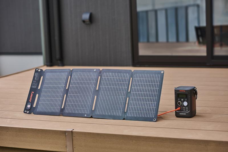 読者向け特別クーポン付】スマホもPCも充電切らさない！ Jackery「300D