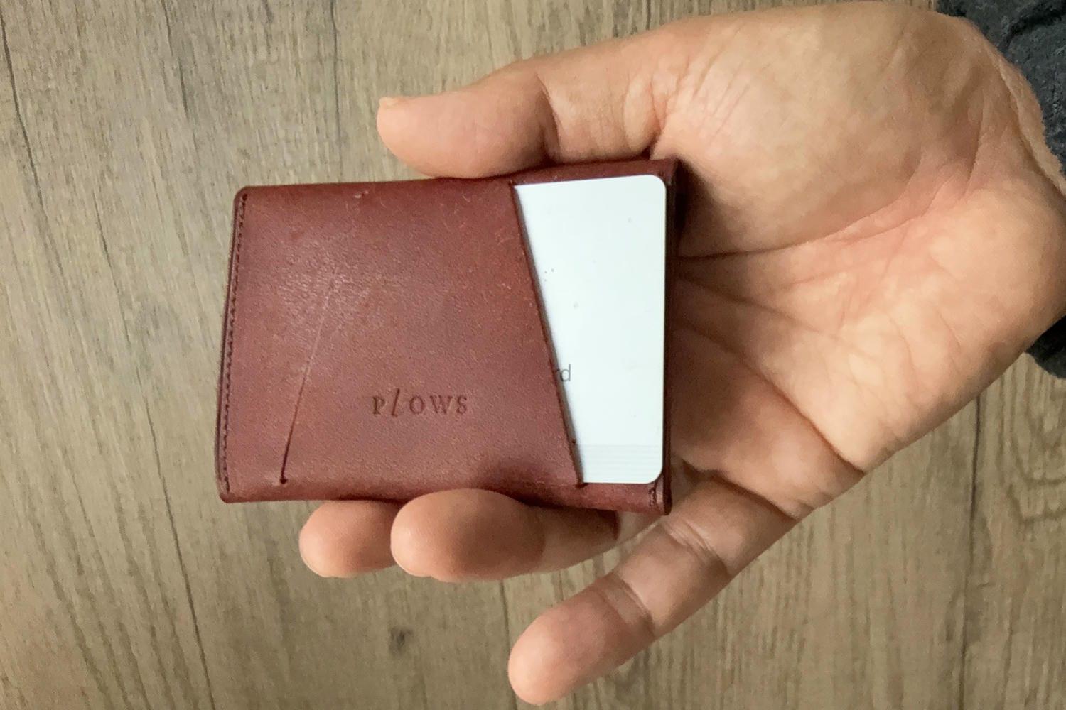 ランチは小銭入れだけ、仕事はフル装備。1つで2役こなす財布の使い勝手 | ライフハッカー・ジャパン