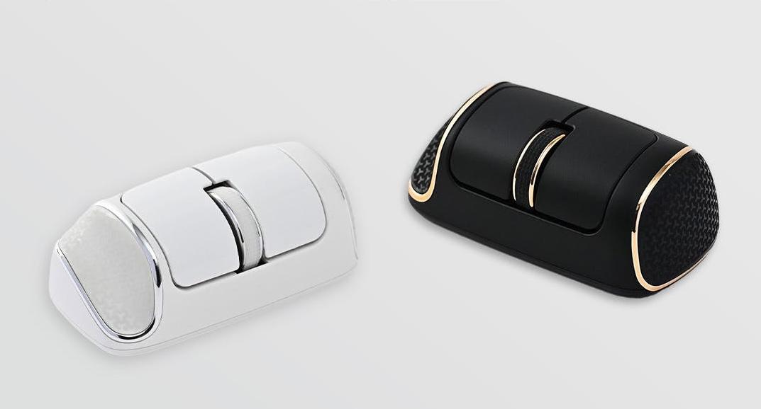 狭いカフェや新幹線でも快適に。トラックパッド横でスイスイ動かせる超