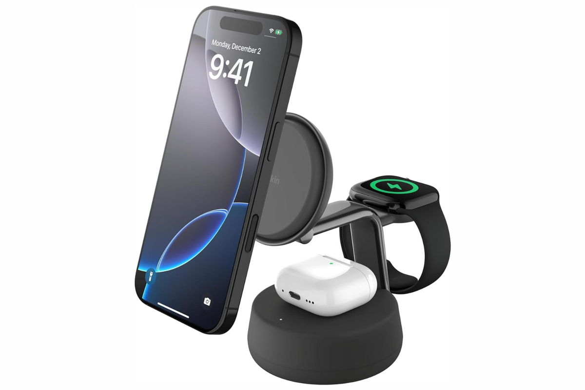 デスク上の「複数デバイス充電スポット」、答えはBelkinだった