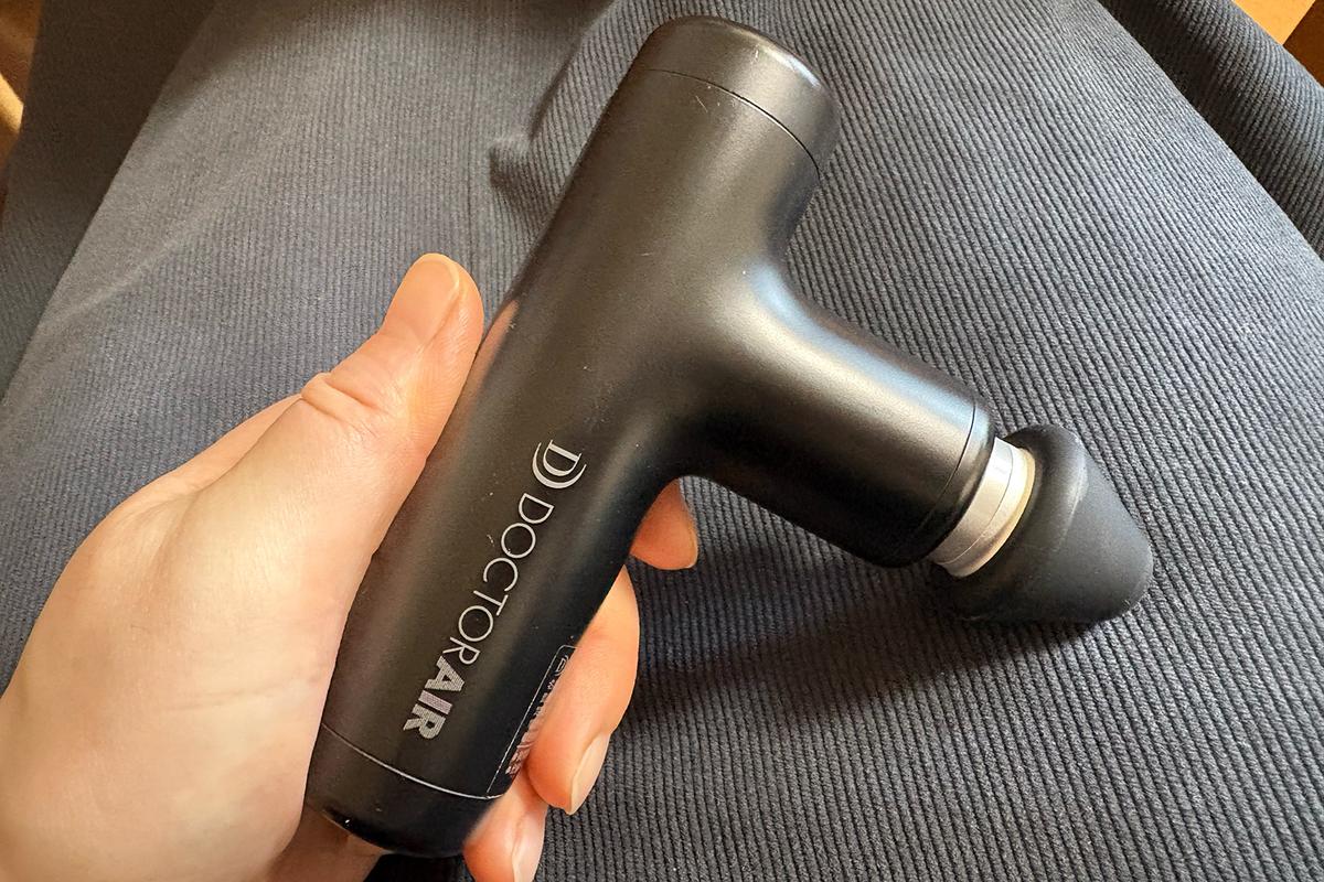 ズボラでストレッチが続かない私がたどり着いた「マッサージガン」の大 