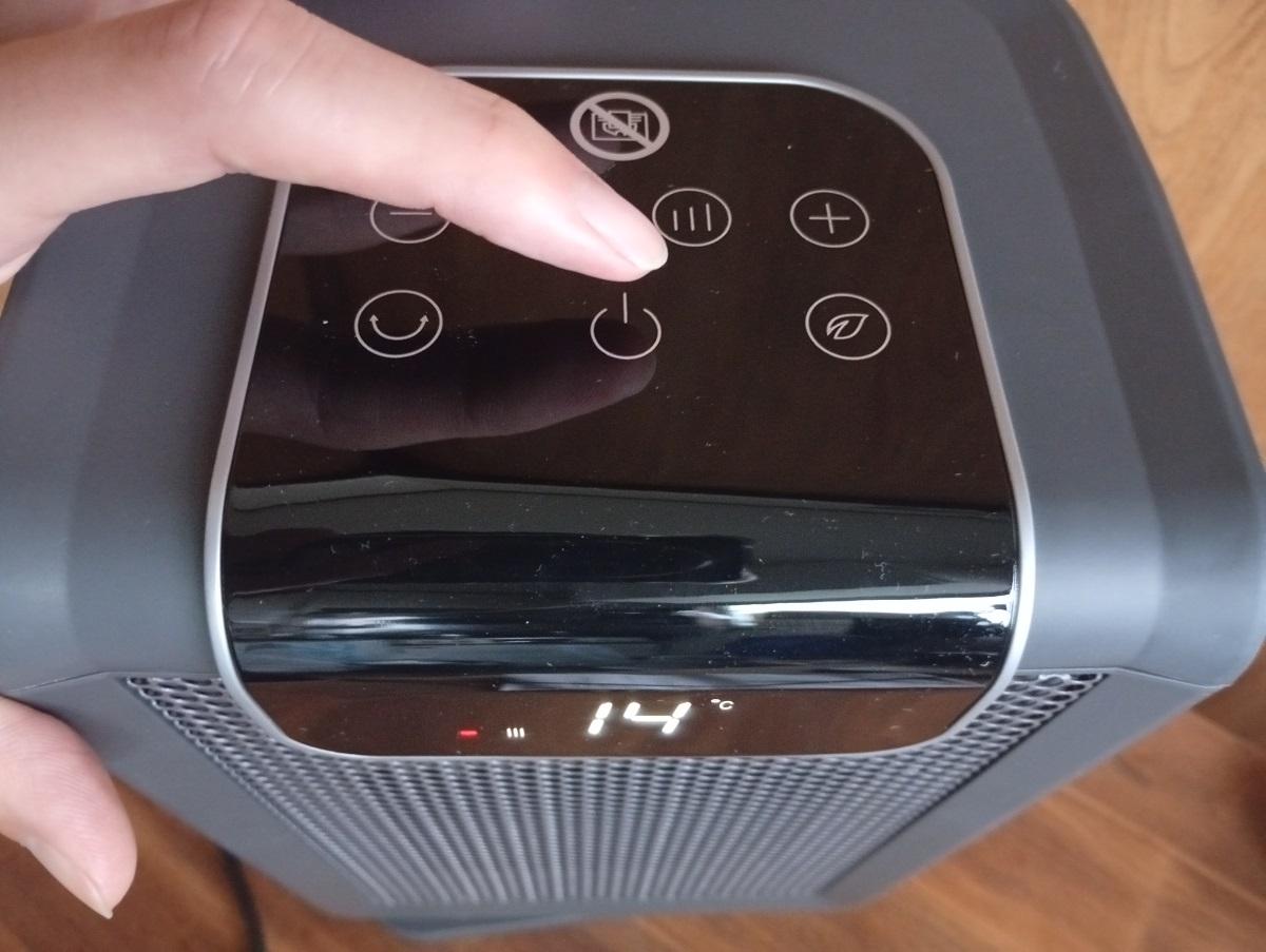 あのプライベートブランドの「コスパ抜群の小さいヒーター」で