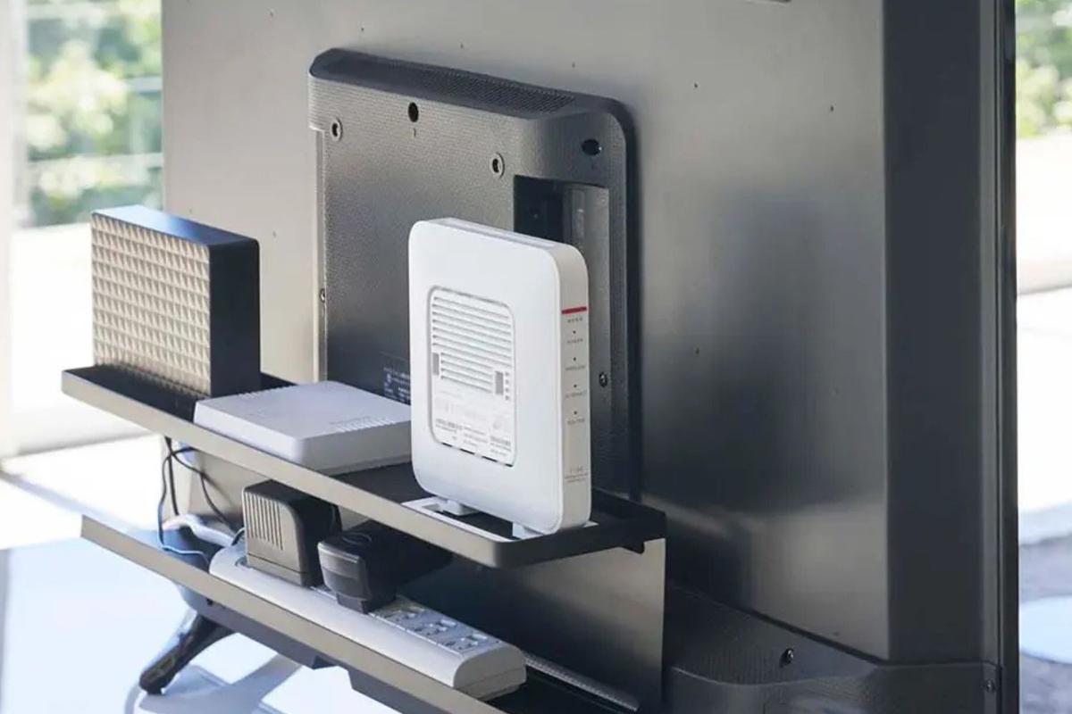 テレビ台が垢抜け】ルーターもHDDも全部消えた。山崎実業の名品が52 