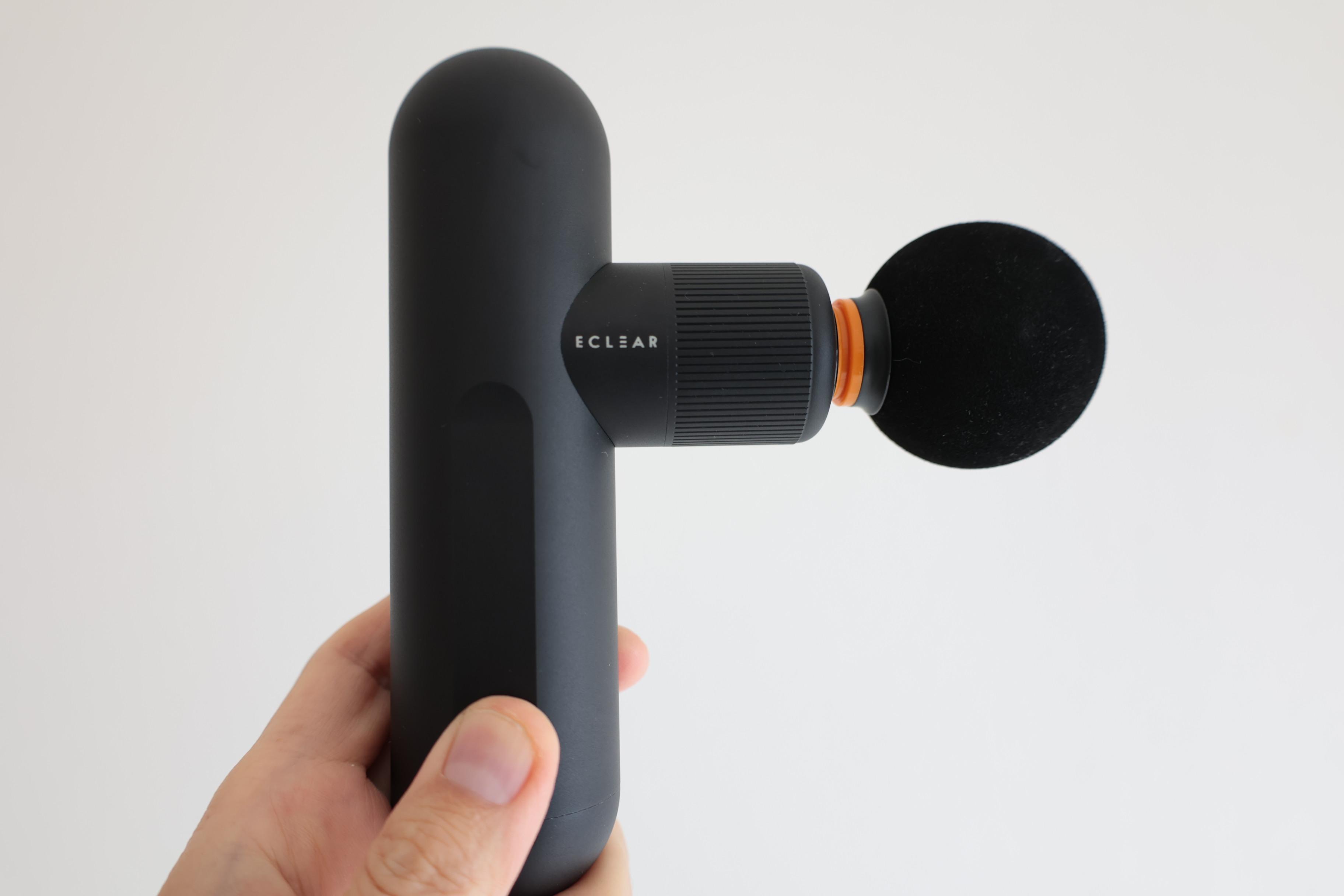 首、腰、腕…酷使した筋肉にエレコムの新「リフレッシュガン」で徹底的