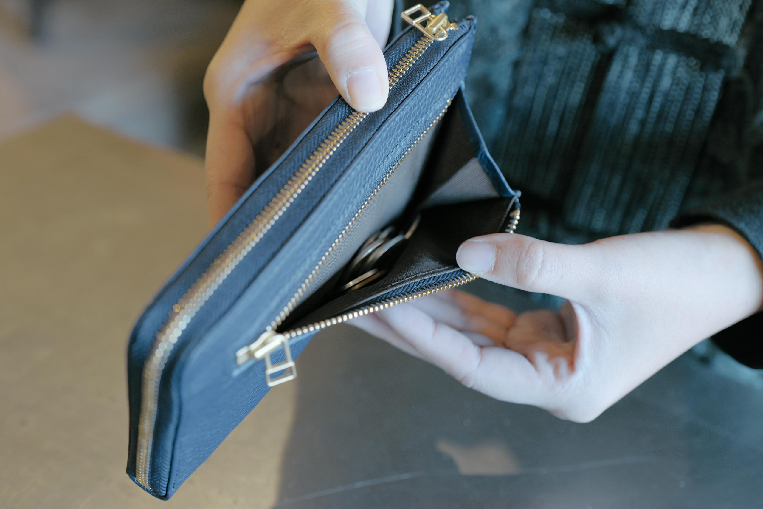 財布を小さくしたい、でもカードは減らせない。そんな矛盾を叶えて