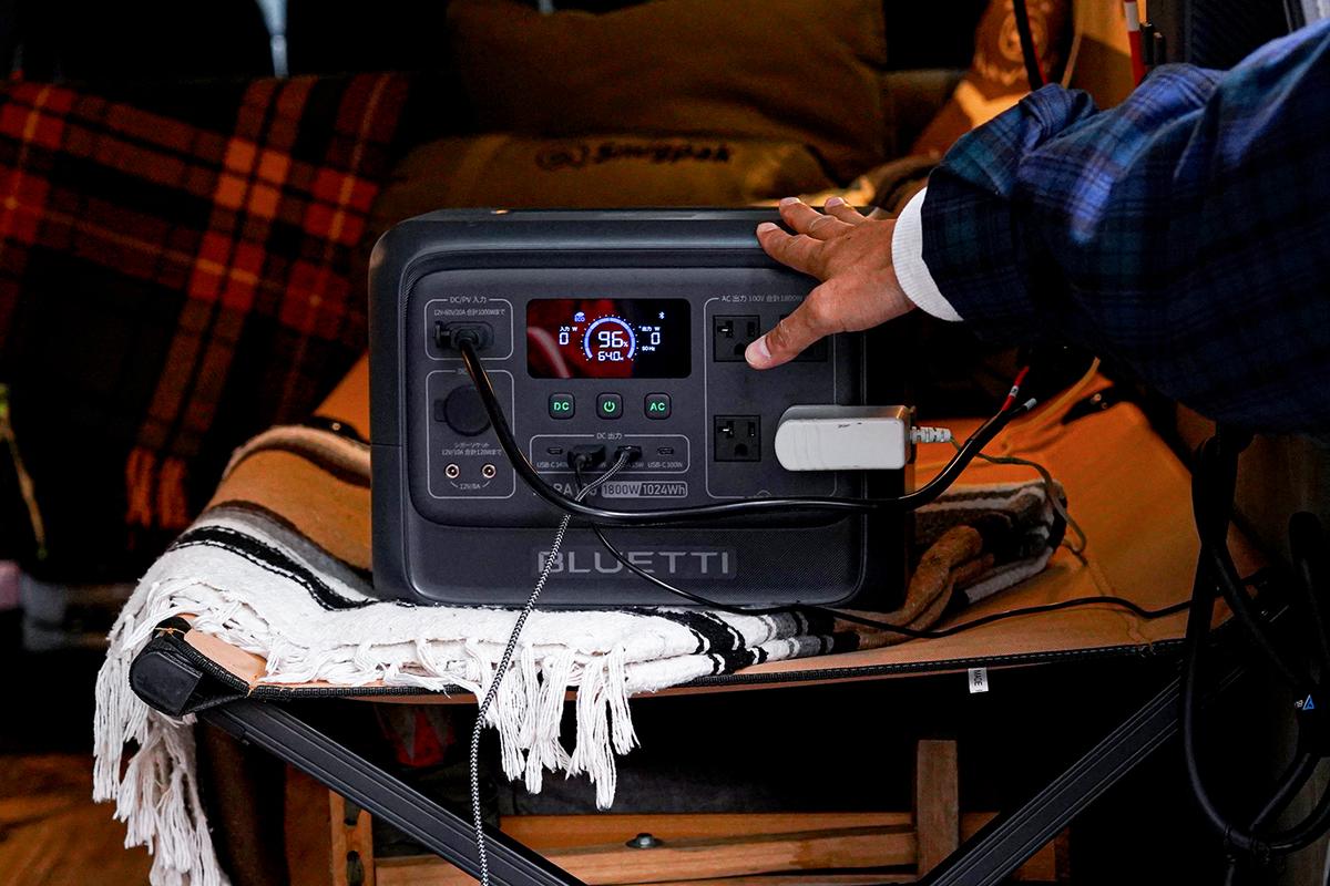 通勤、ドライブで電気捨ててない？車に「Charger 2」を載せたら、電源 