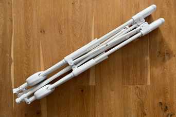 部屋干しの悩み、これが解決します。干す角度・幅を自在に変えられる物干しラック