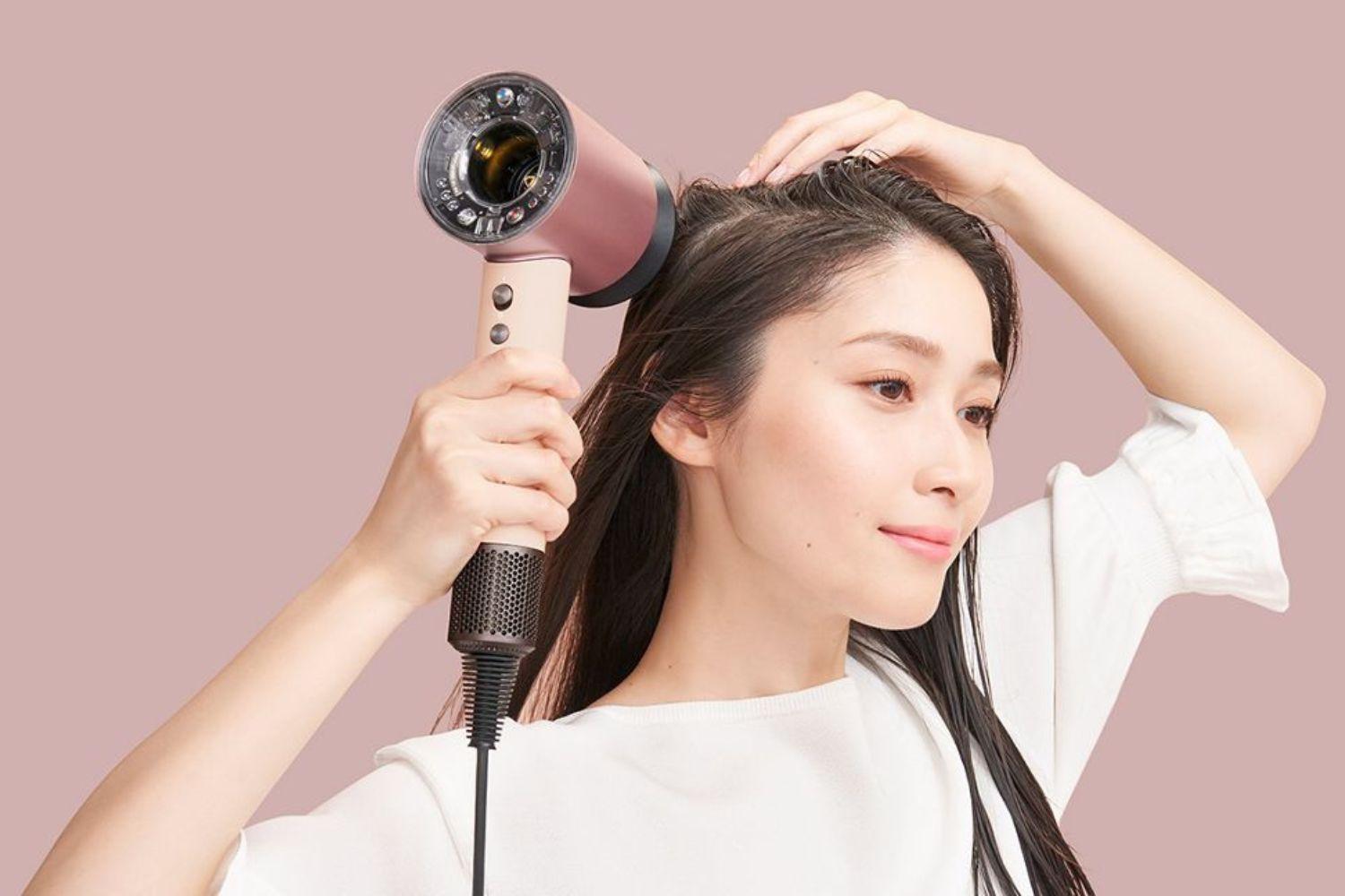 限定カラーが過去最安1.7万円引き！ダイソンなら速乾で「サロン級ツヤ