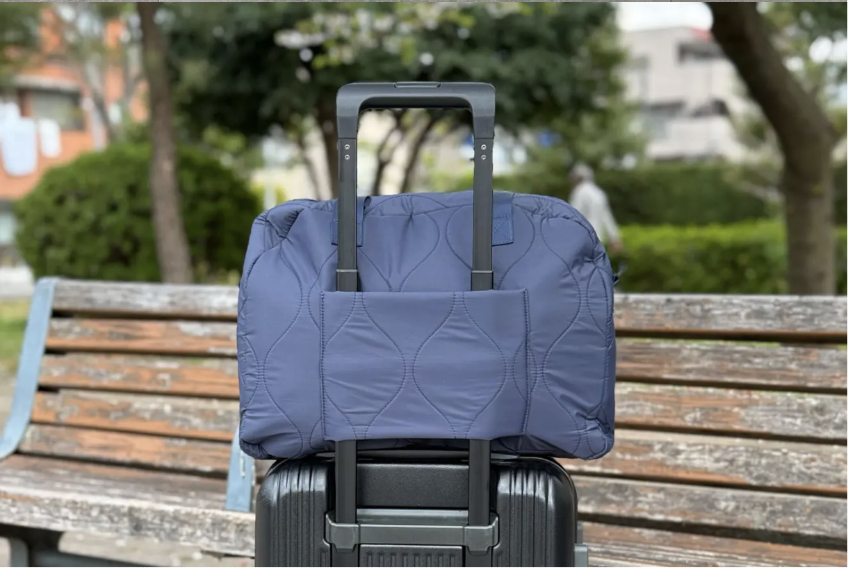 航空会社CA監修！スーツケース感覚でパッキングできるバッグが旅行に