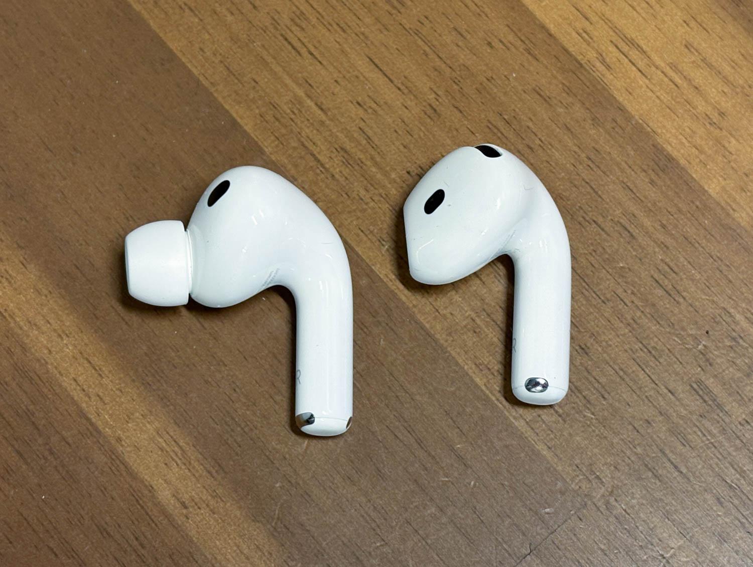 AirPods Pro 本体 （右のみ）&イヤーチップ4個パック（M）3つ AirPods